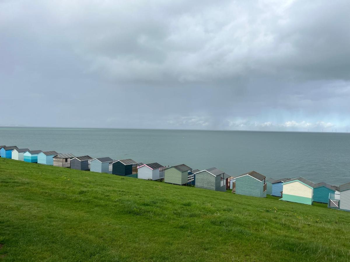 Sky By The Sea Hotel Whitstable Buitenkant foto